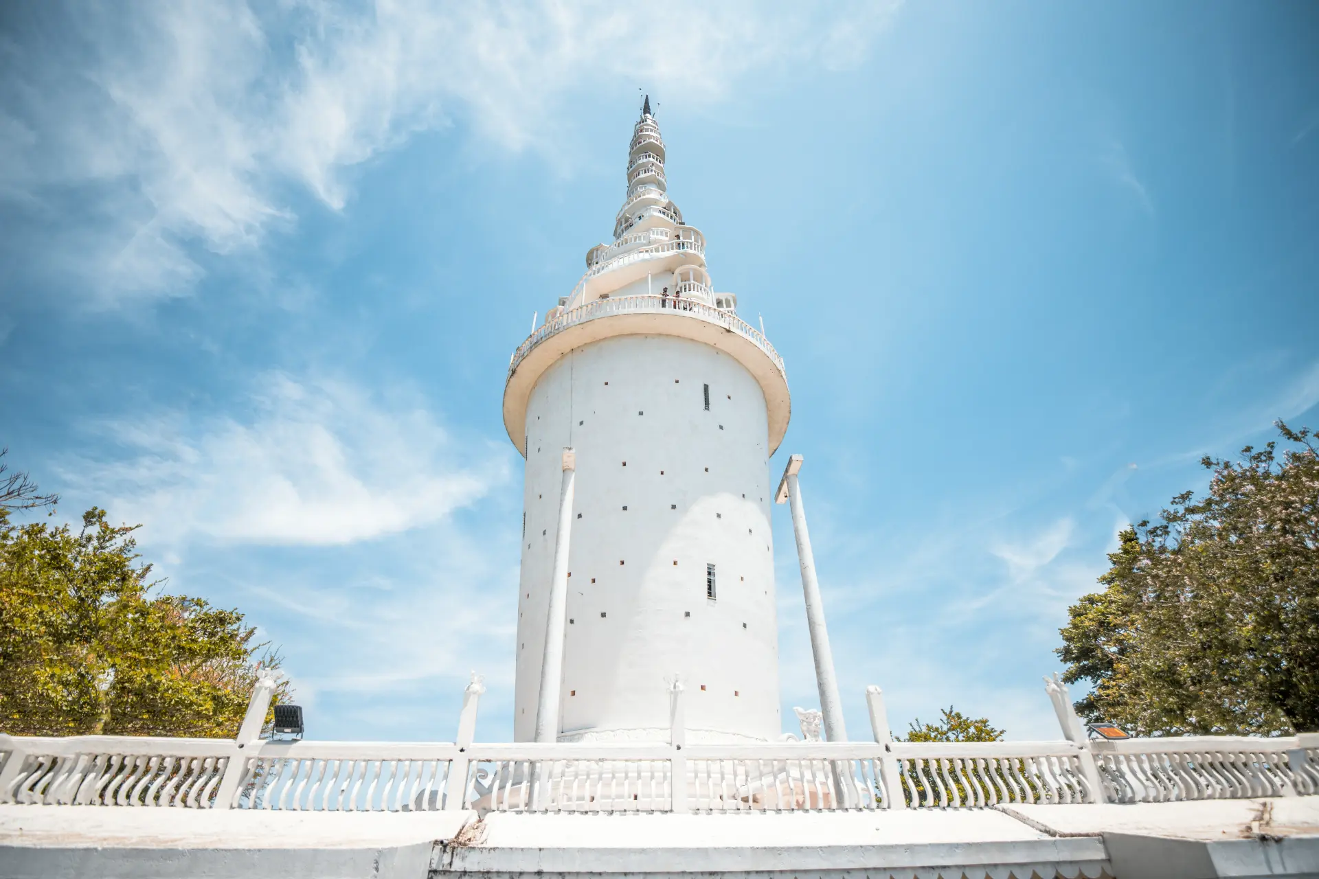 Tessuti, torre e piantagioni di tè — Kandy · Nuwara Eliya