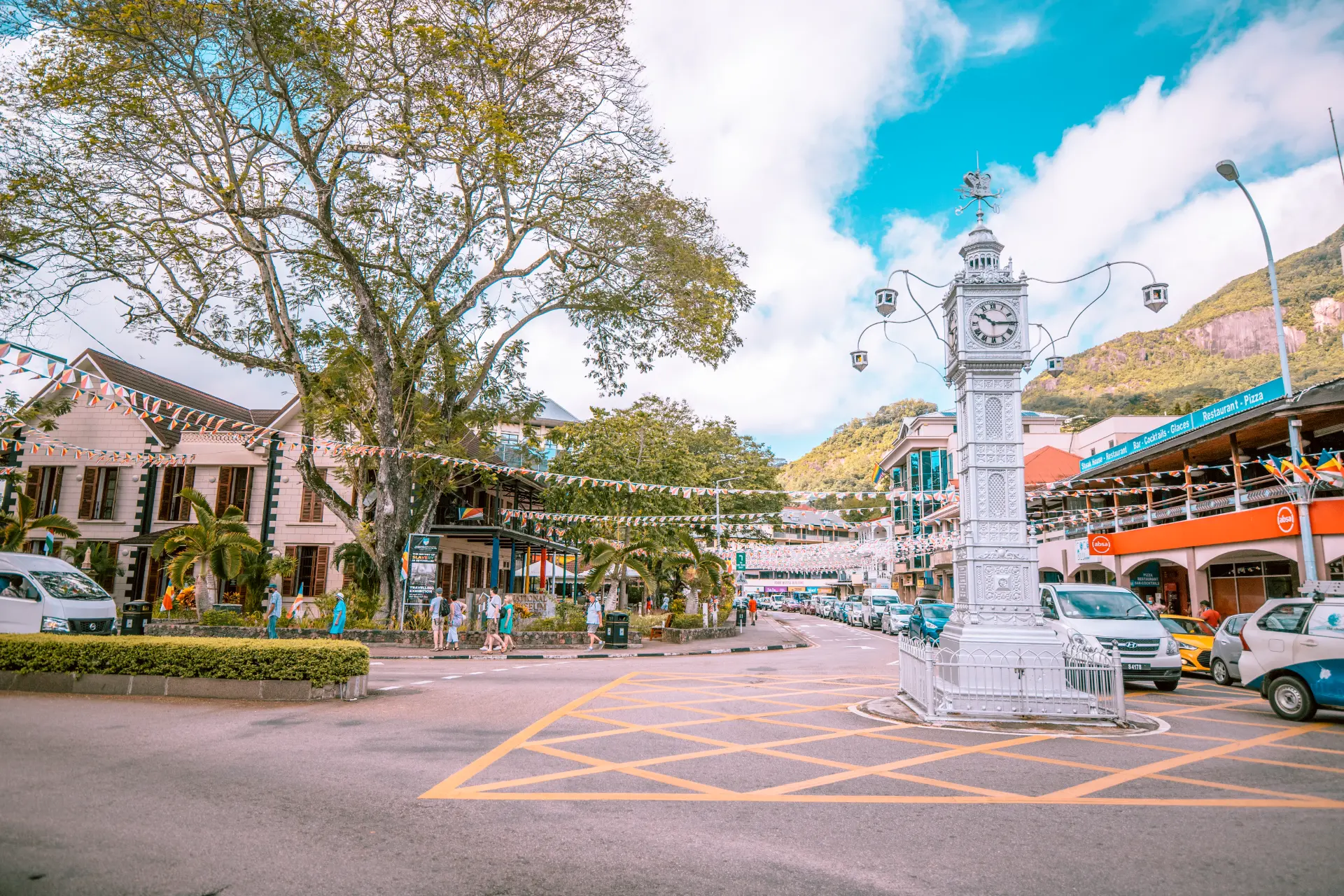 Land tour di Mahé — Victoria · Petite Anse