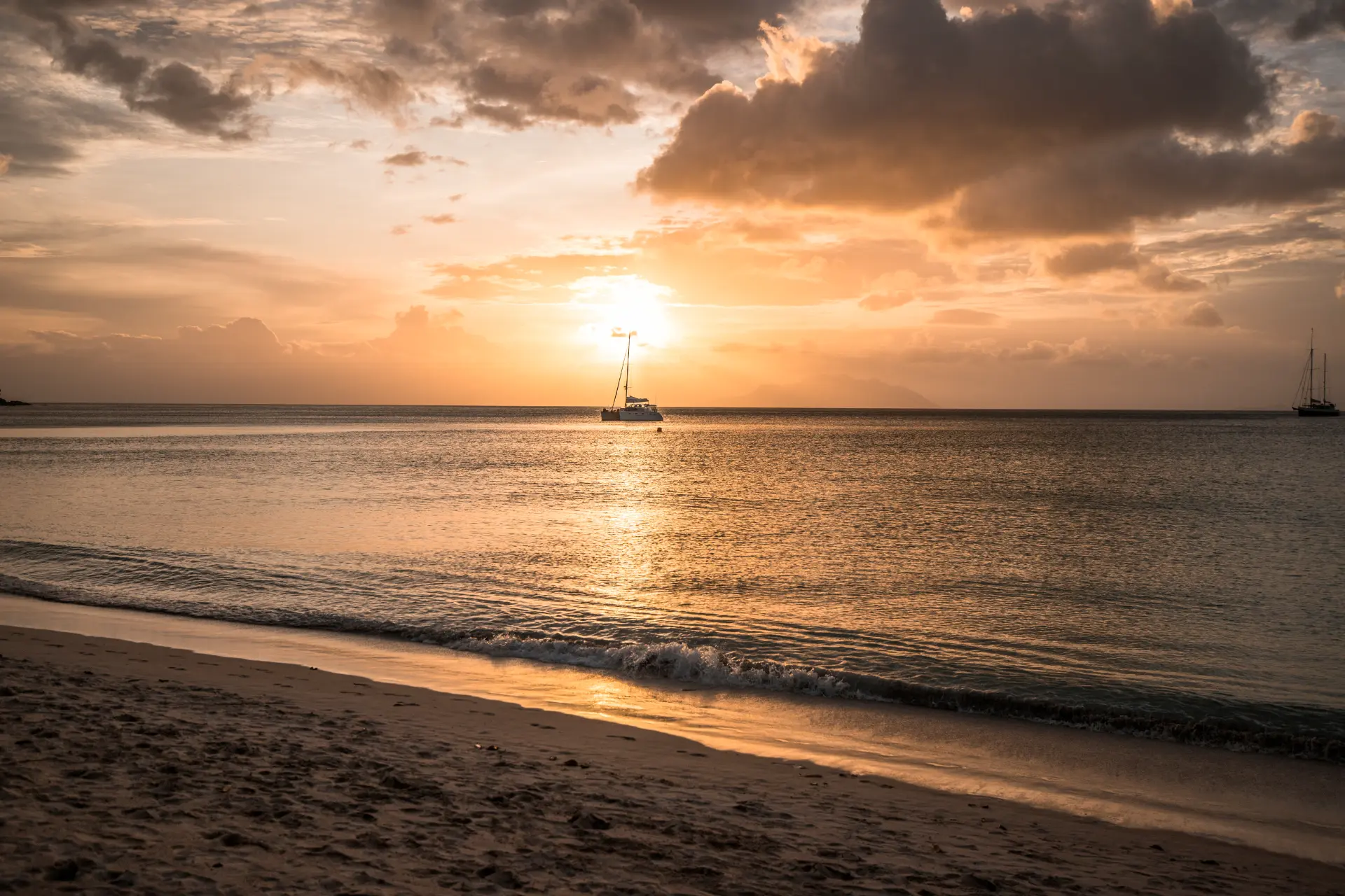Arrivo a Mahé — Mahé · Beau Vallon