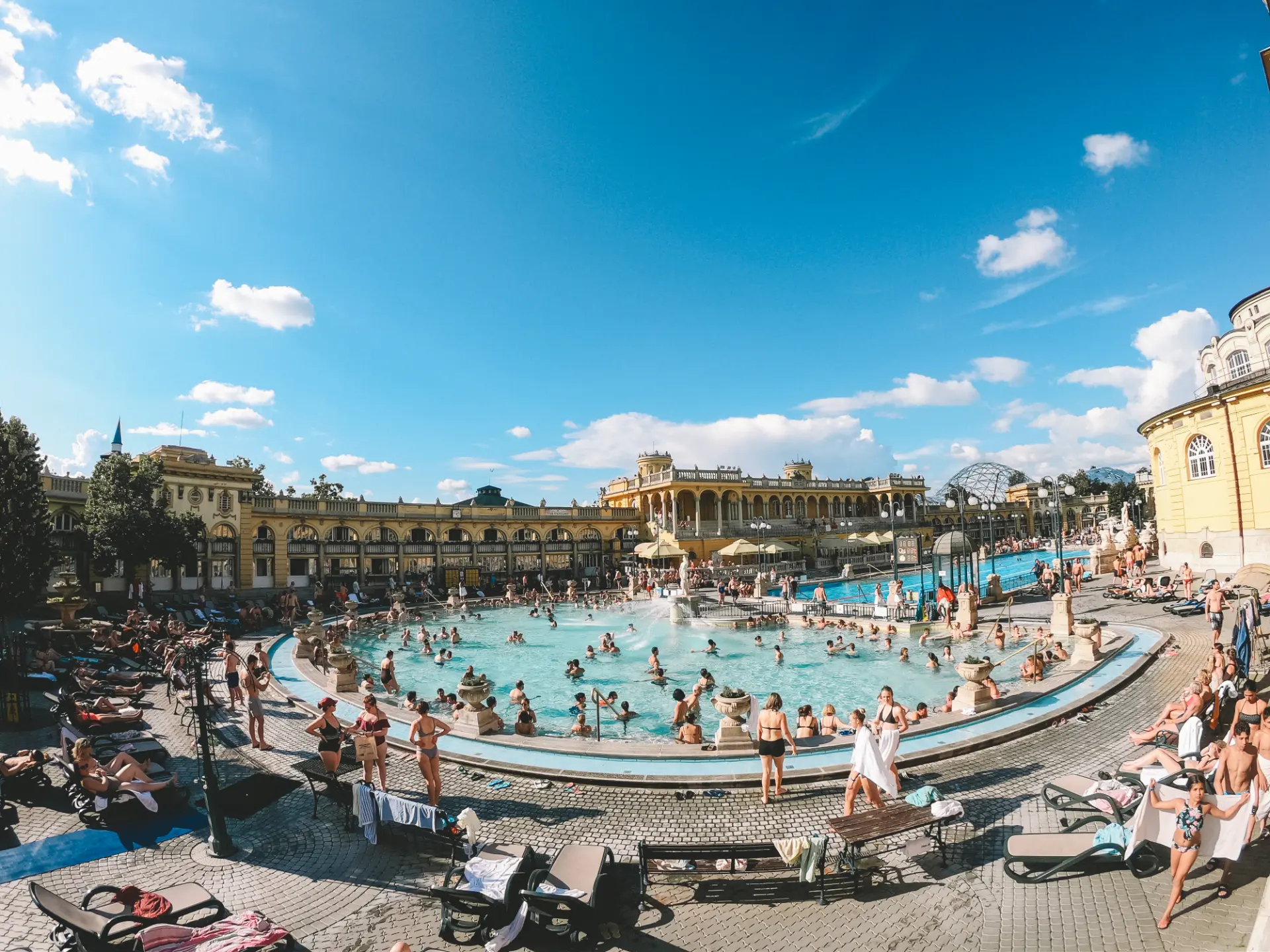 Le piscine esterne dei bagni termali Szechenyi